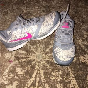 WOMENS NIKE SNEAKERS